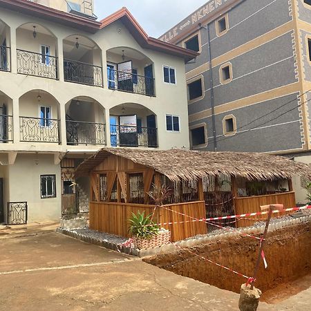 Residence Martha Yaoundé Εξωτερικό φωτογραφία