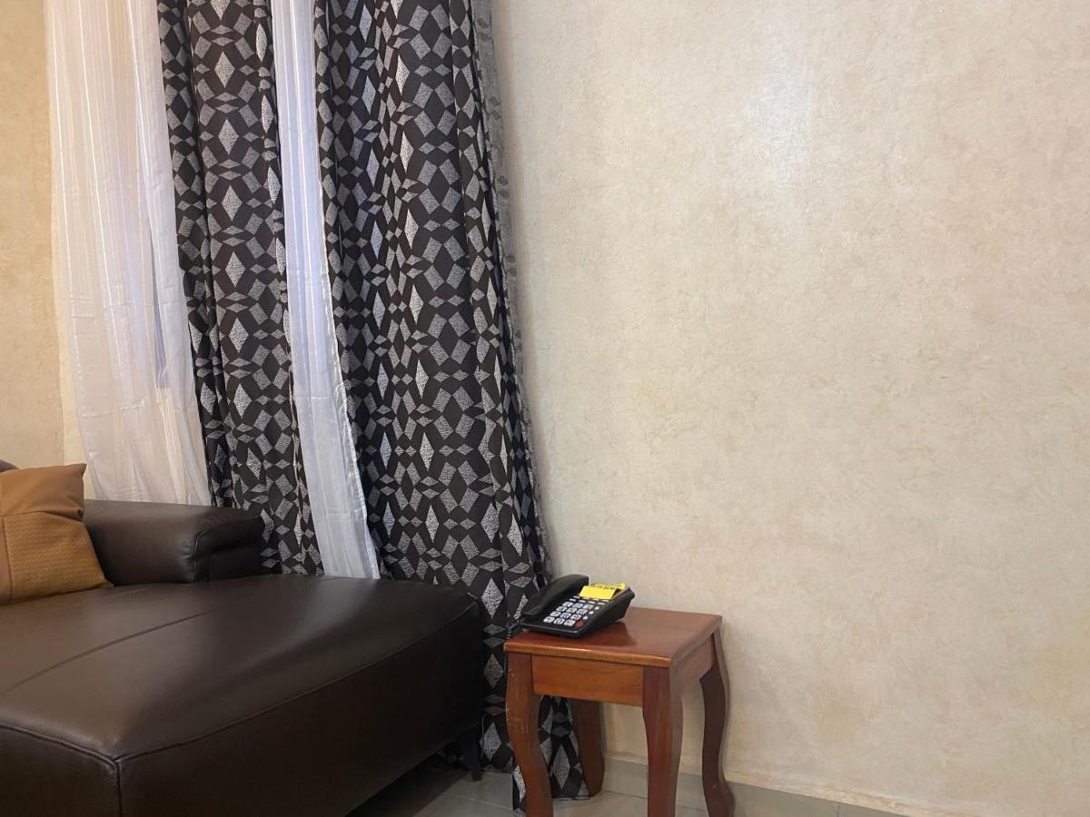 Residence Martha Yaoundé Εξωτερικό φωτογραφία